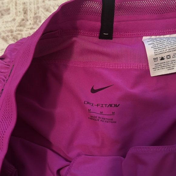 Nike running shorts - Picture 3 of 4